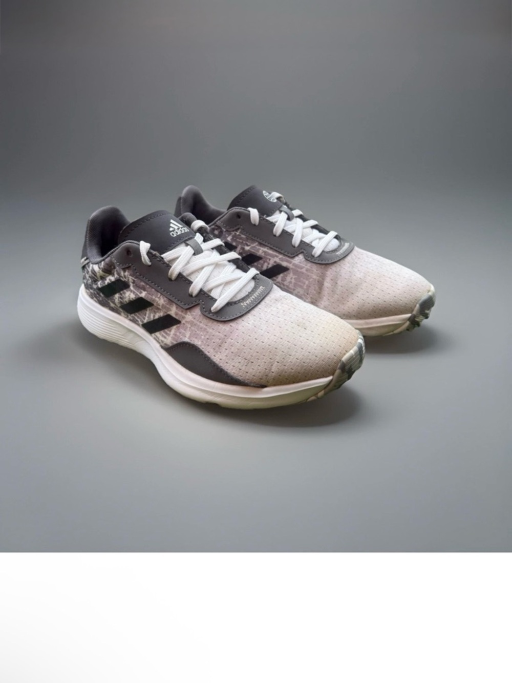 adidas Boys US 4 Gray and White Animal Print Athletic Sneakers GUC *READ*